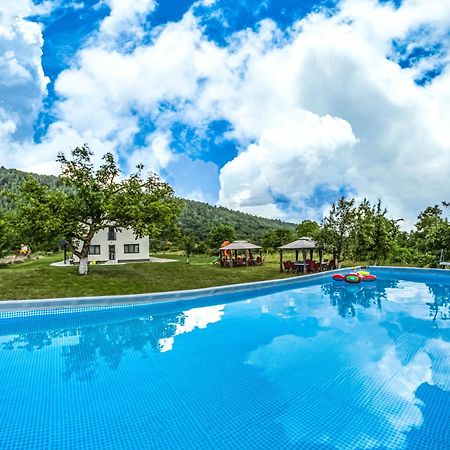 Transalpina Retreat Hotel Novaci-Straini Bagian luar foto
