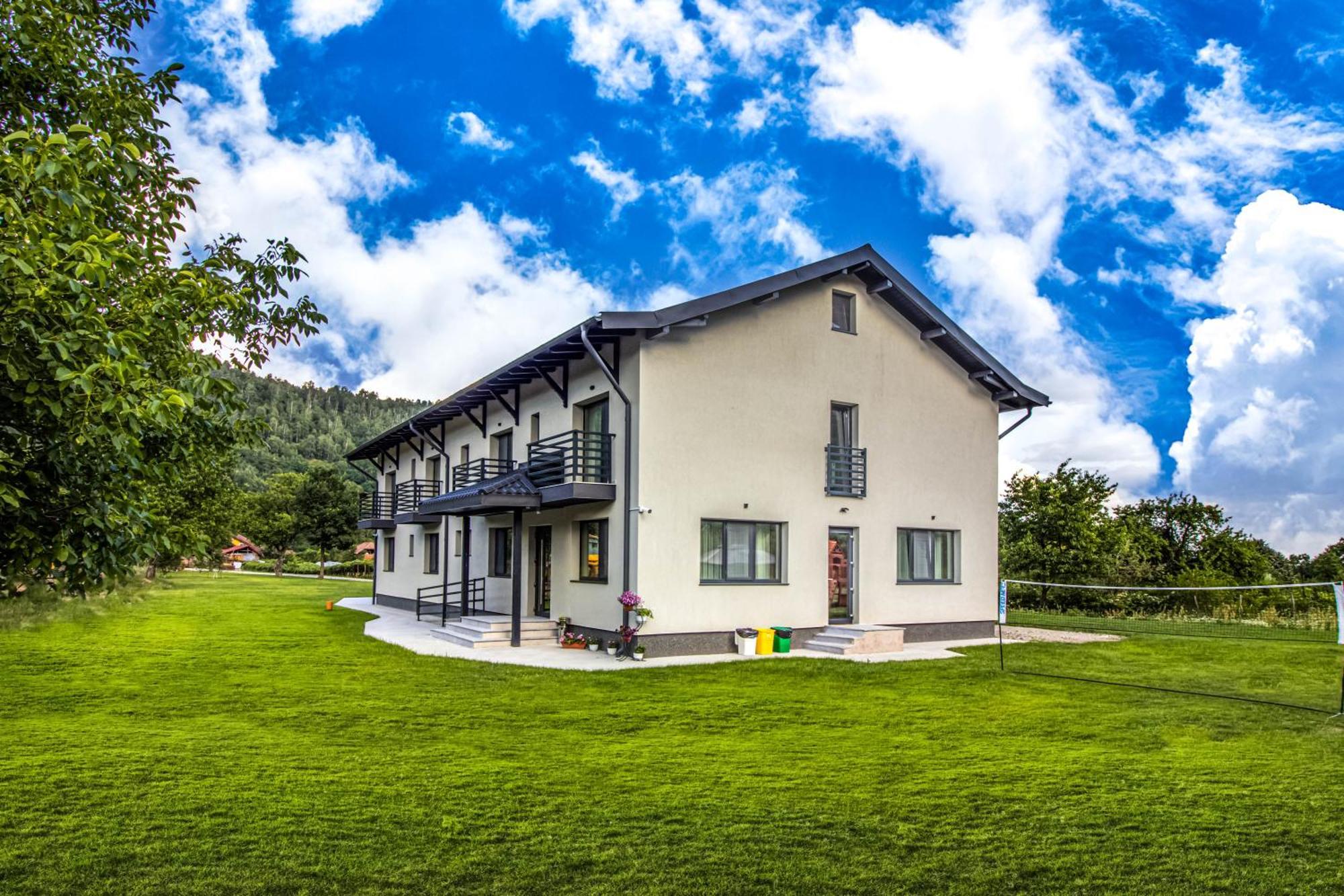 Transalpina Retreat Hotel Novaci-Straini Bagian luar foto