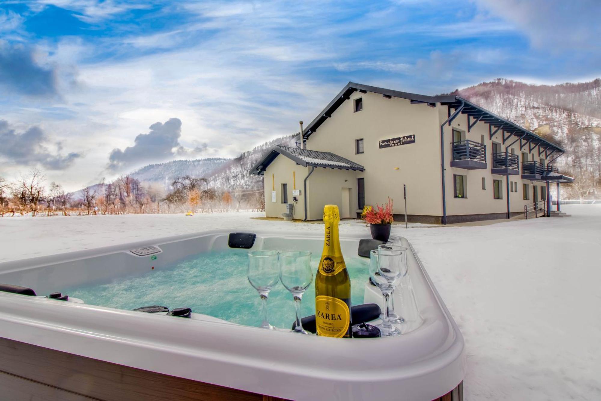 Transalpina Retreat Hotel Novaci-Straini Bagian luar foto