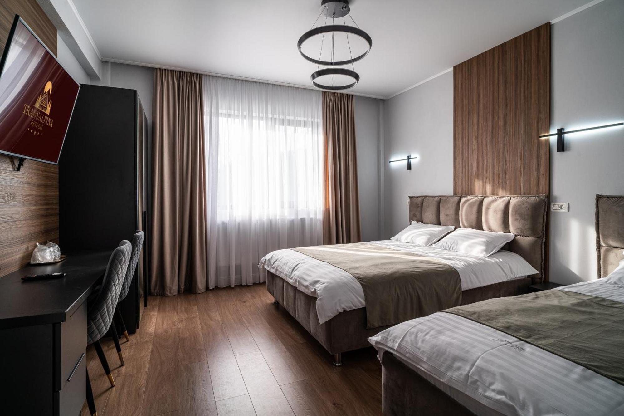 Transalpina Retreat Hotel Novaci-Straini Bagian luar foto